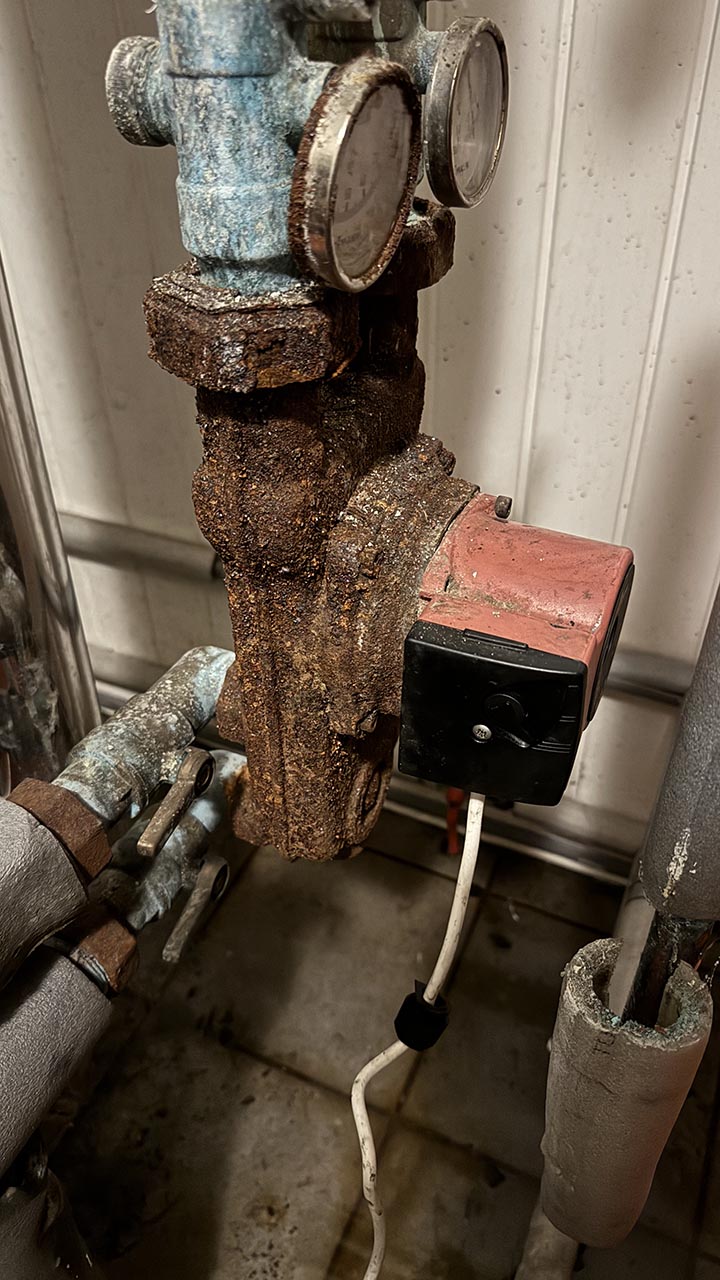 026-sildymo-sistemos-plovimas