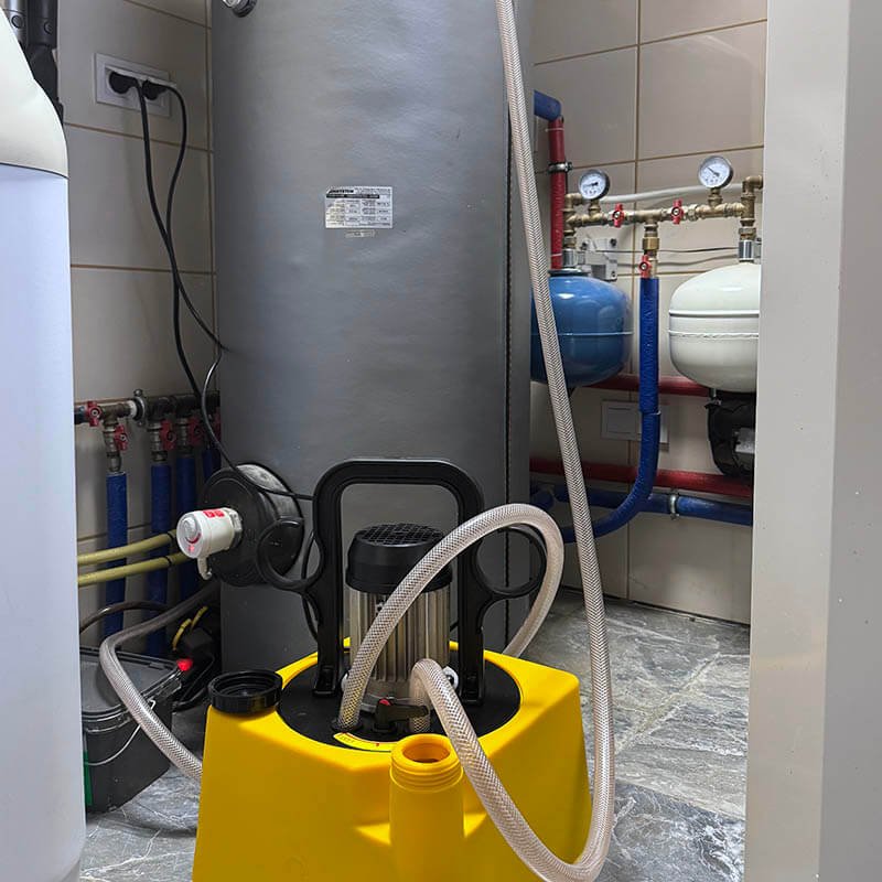 Boilerio plovimas nuo kalkių, rūdžių, bakterijų ir blogaus kvapo