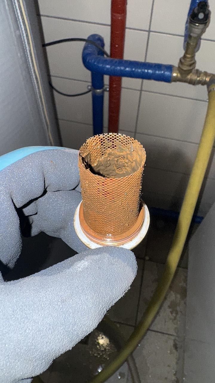 013-sildymo-sistemos-plovimas